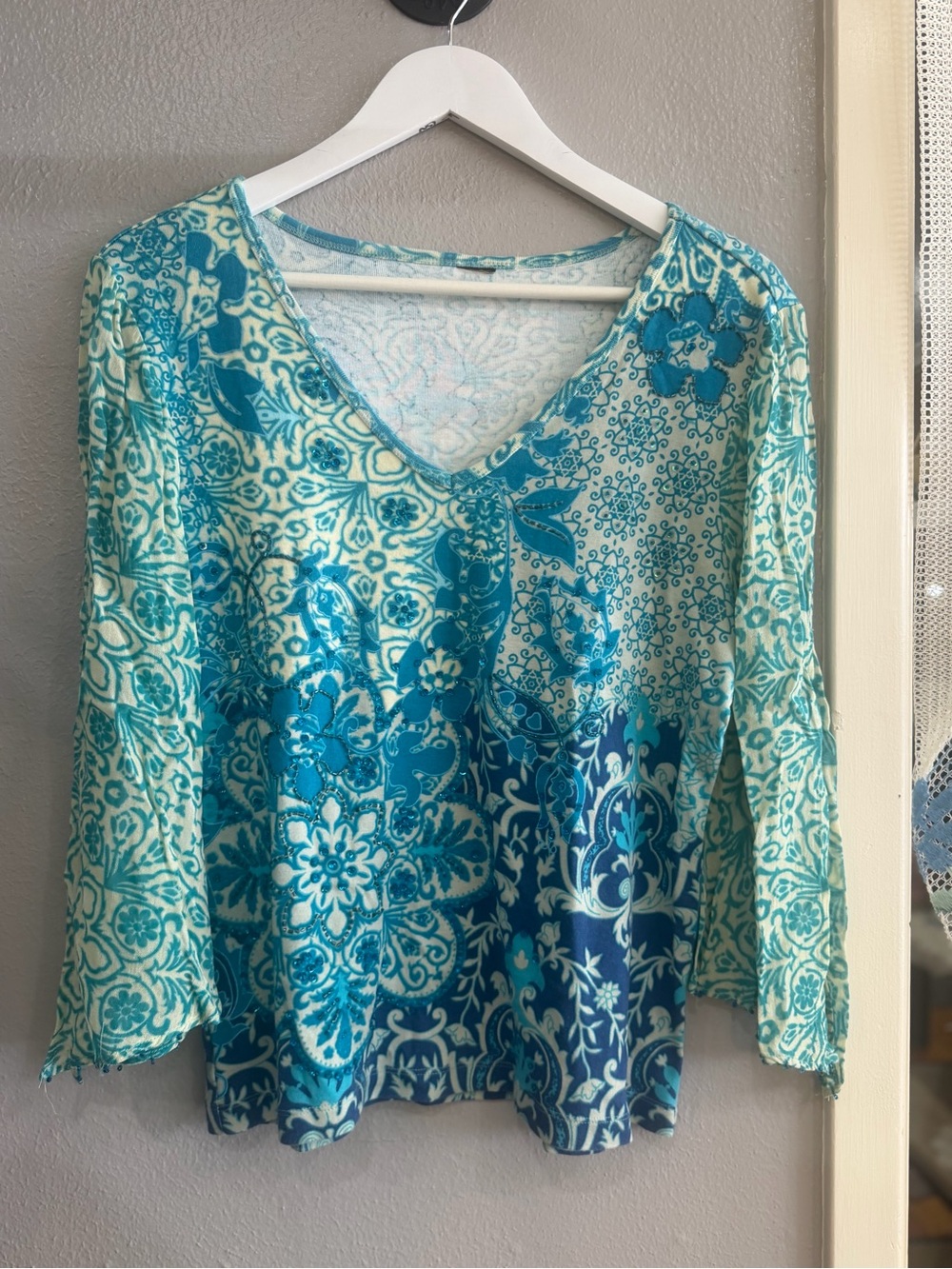 Women’s V-Neck Mixed Blue Floral Print Top